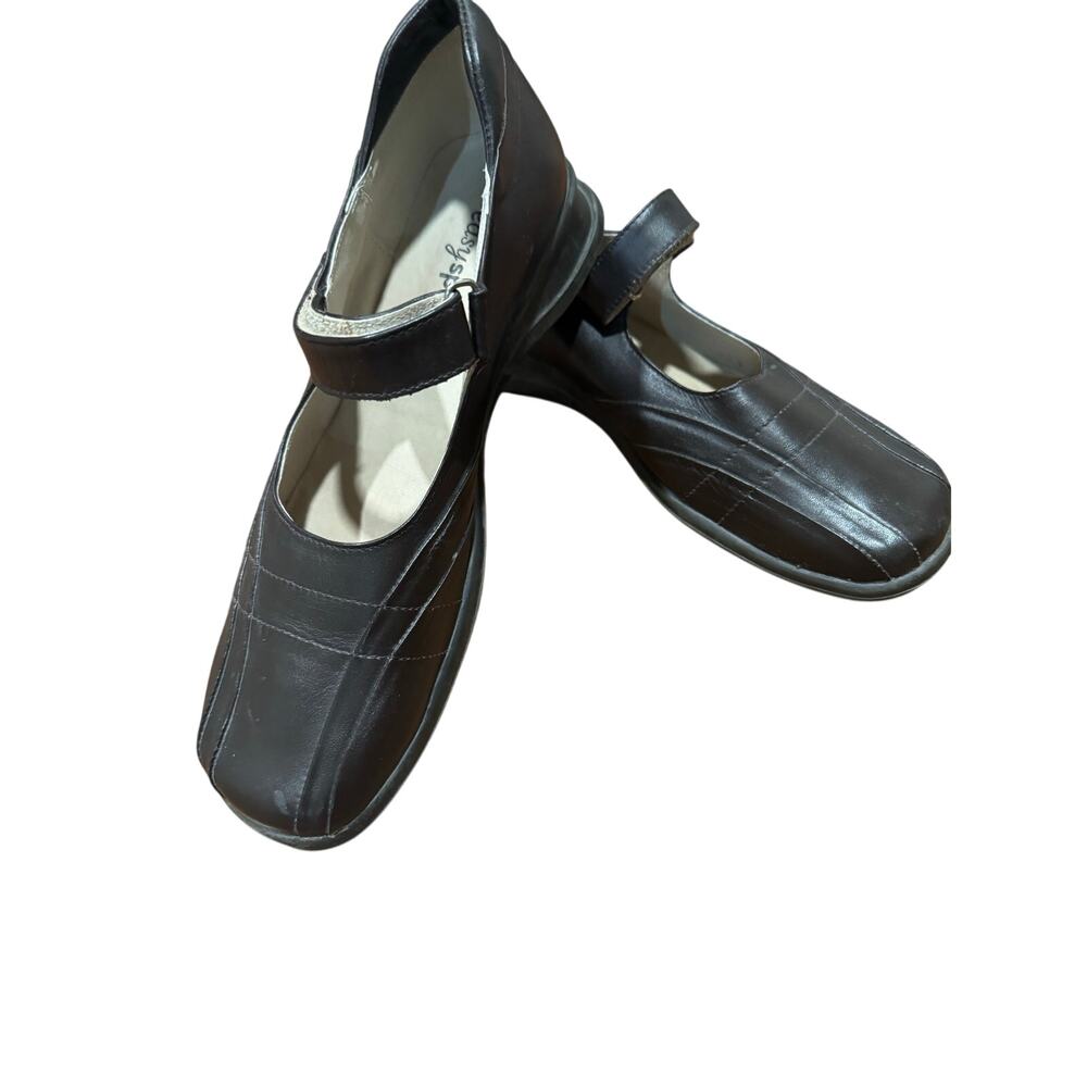 Easy Spirit Women's Comfort Mary Jane Leather Flats-Brown 10M